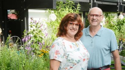 Ärztepaar mit Berliner Mutterwitz und Herzlichkeit: Eva-Martina und Hans-Wolfgang Schultis steigen zusammen mit ihrem Sohn in die Gastronomie ein. 	Bild: Schönberger