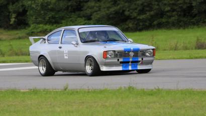 Der Kadett C Coupe von Klaus Barth (MSC Scheßlitz) war im vergangenen Jahr nicht zu schlagen und holte den "Pokal der Stadt Nittenau".	 Bild: Hösamer