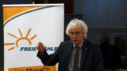 Landrat Wolfgang Lippert gab Informationen und Neuigkeiten aus dem Landkreis.