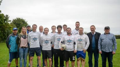 Zwölf Mannschaften nahmen bei der Landkreismeisterschaft für Hobby- Faustballer teil. 	 Bild: tte