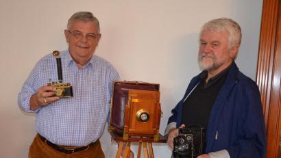 Martin Kohl (rechts) und Fritz Fürk vom Kulturkreis haben die Ausstellung auf die Beine gestellt.

		Bilder: Rosalinde Fürk (2)