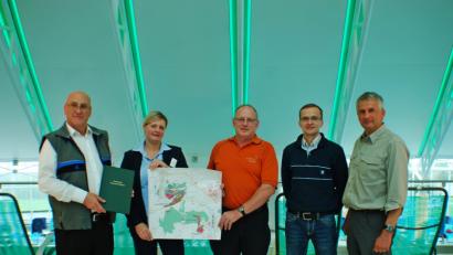 Von links Johann Weber, Barbara Bannert, Werner Richt, Alexander Griesbach und Karl-Heinz Melzer.	Bild: enz