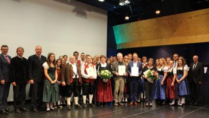 Sie bereichern die Oberpfälzer Kultur und stehen für Tradition und Moderne - die Gewinner des Kunstpreises des Bezirks Oberpfalz.	Bild: Williamson