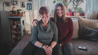 Zwei, die sich verstehen: Ingrid Troidl und ihre Pflegetochter Sarah (18), die mit elf Monaten in die Familie kam.