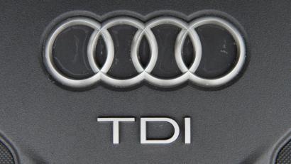 Dieselmotor TDI in einem Audi. 	Bild: Julian Stratenschulte/dpa