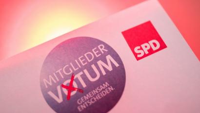 Die SPD-Mitglieder haben die Wahl. Zum zweiten Mal können sie darüber abstimmen, ob ihre Partei auf Bundesebene mit CDU und CSU eine Große Koalition eingeht.	Bild: Peter Steffen/dpa