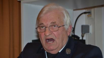 Ehrenvorsitzender Erhard Friedrich zieht gehörig vom Leder. 	Bild: dob
