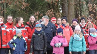 "Auf Streife" gingen die Seminarteilnehmer am Nachmittag - das Bild entstand am oberen Ende der Pfaffenreuther Straße. 	Bild: exb