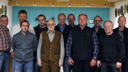 Die Vorstandschaft der SG Erheiterung mit Josef Schiener, Thomas Graf, Michael Baumgärtner, Stephan Demuth, Heinz Weber, Hubert Höfler, Rudolf Butschbach, Andreas Schmidbauer, Ernst Berger, Karl Baumgärtner und Hans Kern (von links).