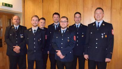 Nach einer längeren Pause haben (von links) Wieland König, Marco Pirner, Daniel Kederer, Erwin Schinhammer, Andreas Pirkl, Andreas Winter und Thomas Kogelbauer wieder für eine Leistungsprüfung bei der Feuerwehr Kürmreuth gesorgt. 	Bild: wku