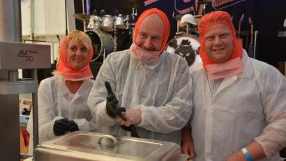 Das Team des Stadtrats in voller Hygienekleidung, (von links) mit Michaela Fuierer, Holger Paschedag und Stefan Grillmeier.