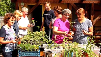 Danke sagte Vorsitzender Klaus Fischer den freiwilligen Helfern, den Besuchern und Gästen am Nachmittag, die mit ihrer Freude und Lust am Tauschen für ein vielfältiges Angebot sorgten.