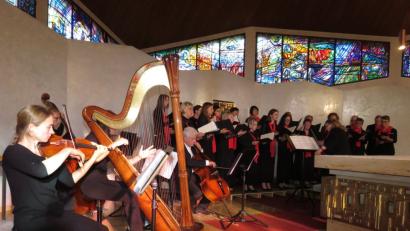 Mit instrumentaler Begleitung huldigte das Ensemble Kreuzer am Sonntag mit Liedern über die Gottesmutter dem schönen Monat Mai.