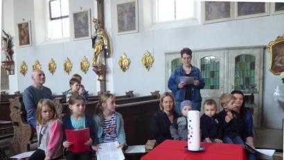 Zu einer festen Einrichtung ist die Kinderkirche geworden, an der sich auch Erwachsene beteiligen.  	Bild: exb