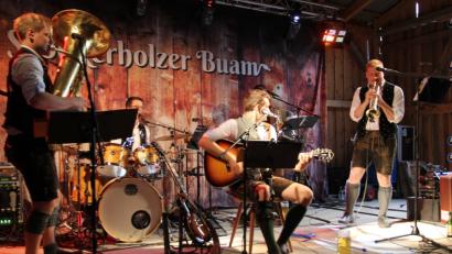 Die "Stockerholzer Buam" sorgten bei der Kirwa für Stimmung.