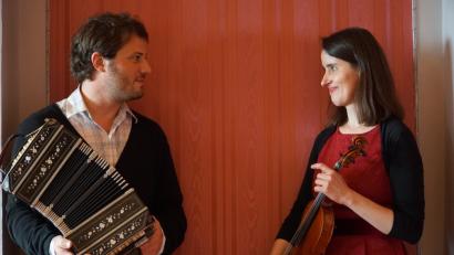 Die gebürtige Vohenstraußerin Susanne Hofmann und der Argentinier Matias Gonzalez leiten den Workshop beim "Tango-Festival". 	Bild: exb