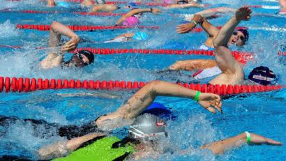 Bei der ersten Disziplin des Weidener Triathlons geht es im 50-m-Becken des Schätzlerbads sicher wieder eng zu. Die Jubiläumsveranstaltung findet am Samstag, 19. Mai, statt.  	Bild: G. Büttner