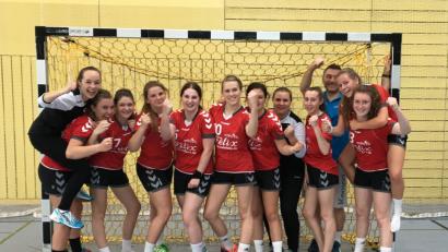 Jubel bei den Neunburger Handballerinnen: Sie haben sich erneut für die zweithöchste bayerische Liga qualifiziert und gehören damit zu den 26 besten Teams bei den A-Jugendlichen im Freistaat.  	Bild: ghw