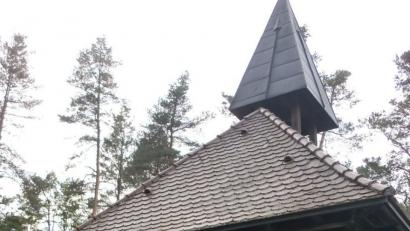 Den Buchberggottesdienst zum Patrozinium und 35-Jährigen der Nepomukkapelle zelbrierte Stadtpfarrer Josef Irlbacher.  	Bild: sh