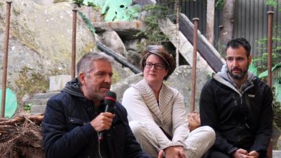 Das kreative Team (von links) Komponist Paul Graham Brown, Autorin und Künstlerische Leiterin Birgit Simmler sowie Regisseur Simon Eichenberger sorgt für ein komplett neues Dschungelbuch auf der Luisenburg.