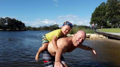 Generationenübergreifend: Um den demografischen Wandel zu gestalten, schüttet die Sparkassenstiftung 19.000 Euro für Projekte aus. 	Bild: Götz