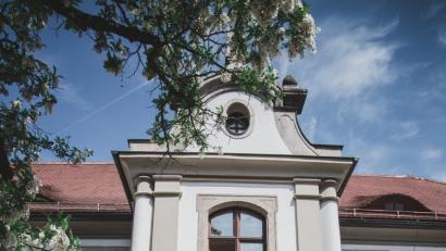 Ob im Sommer nächsten Jahres der Eingang des Internationalen Keramikmuseums noch so aussieht, ist weiterhin ungeklärt.  	Bild: Meister