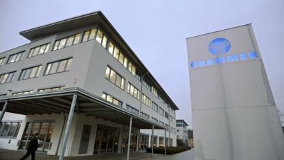 Bild: Armin Weigel/dpa
Die Firmenzentrale der Grammer AG im Amberg.