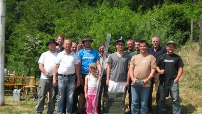 Nach der Siegerehrung des Anfischens entstand unsere Gruppenaufnahme.	Bild: exb