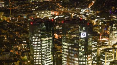 Die Zentrale der Deutschen Bank in Frankfurt.  	Archivbild: Arne Dedert/dpa
