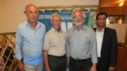 Bild: soj
v.li.Vorsitzenden Robert Söllner, die neuen Ehrenmitglieder Alfred Würstl und Martin Exner, sowie Präses Pfarrer Pater Anish George