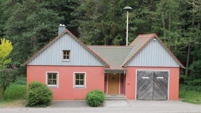 Bild: pi
Ins Feuerwehrhaus Neuenhammer soll bald ein neues Tragkraftspritzenfahrzeug (TSF) kommen.