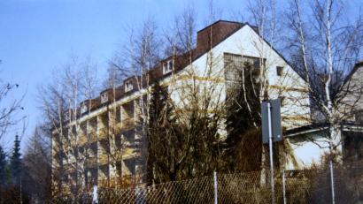 Bild: Neumann, Jochen [NJN] (jochen.neumann@erbendorf.de)
Nach der Gründung des Altenheims im Jahr 1953 erfolgte bereits 1965 ein Erweiterungsbau.