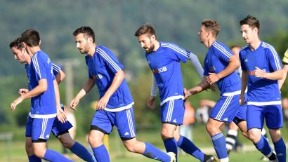 Bild: Alfred Schwarzmeier [AF] (alfred.schwarzmeier@oberpfalzmedien.de)
Durchmarsch in die zweite Runde: Der SV Etzenricht hat nach dem 5:1-Hinspielsieg in Hersbruck im Rückspiel am Sonntag beste Chancen, die zweite Relegationsphase zu erreichen.