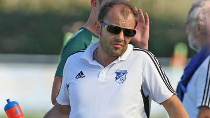 Bild: Eger, Armin [EG] (armin.eger@oberpfalzmedien.de)
Schwarzhofens Trainer Adi Götz bleibt vor dem Rückspiel in der Landesliga-Relegation gegen Veitsbronn gelassen.