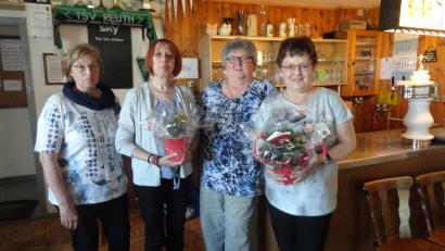 Bild: ang
SPD-Ortsvorsitzende Karin Neugirg (links) und AsF-Vorsitzende Irene Meinzinger freuten sich mit Brigitte Scharf (rechts) und Jutta Deiml über die große Resonanz beim politischen Kaffeeklatsch in Premenreuth.