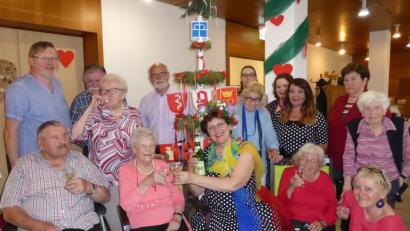 Bild: exb
Bunt ist bei der Maifeier nicht nur das Programm.	Bild: exb