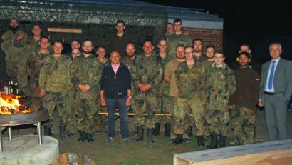 Bild: nm
Das Beisammensein am Lagerfeuer gehörte dazu. Drei Tage unterzogen sich die in Weiden stationierten Soldaten in Flossenbürg einem strapaziösen Leistungstest.