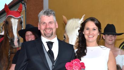 Bild: fjo
Sabrina Sauer und Bernd Bock heirateten am Samstag im Waidhauser Rathaus.