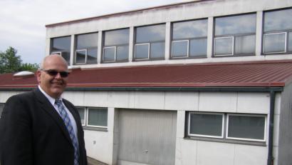 Bild: pz
Bürgermeister Klaus Meyer ist guter Dinge, dass die Sanierung der Schulturnhalle im Februar 2019 beginnen kann.