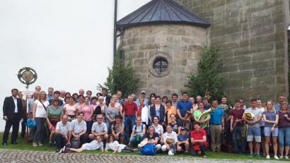 Bild: SOJ, Autor [SOJ] (JOSEFSOELLNER@T-ONLINE.DE)
Bild zeigt die Wallfahrergruppe aus Ebnath auf dem Armesberg