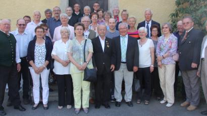 Bild: frd
Seit 1983 haben sich die „Schneebergfreunde“ jedes Jahr getroffen und damit ihre Freundschaft mit Leben erfüllt. Da sich ihre Reihen schon gelichtet haben, wird ihnen der Wert dieser Freundschaft, die Treffen werden von Manfred Schwander (links) organisiert, immer tiefer bewusst.