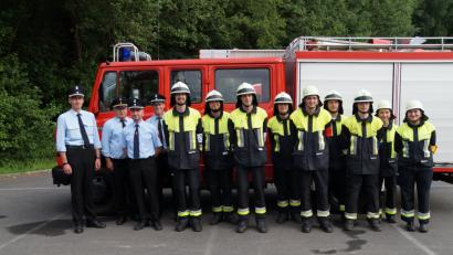 Bild: Beitrag, Externer [EXB] (kontakt@oberpfalznetz.de)
Kreisbrandmeister Alois Schindler, Kreisbrandinspektor Otto Braunreuther,  Kommandant und Ausbilder Andreas Philipp und Kreisbrandmeister Peter Prechtl lobten die geprüfte Löschgruppe.