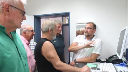 Bild: Hirsch
Die „erkennungsdienstliche Behandlung“ von verdächtigen Personen erfolgt heute digital. Dafür hat die Schwandorfer Polizei einen eigenen Raum eingerichtet.      Bild: Hirsch