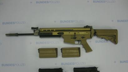 Bild: exb/Bundespolizei
Die beschlagnahmten Waffen.