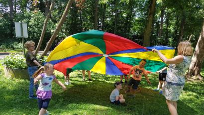 Bild: Stadt Amberg
Bei der Amberger Spielplatz-Rallye mussten die Kinder verschieden Aufgaben bewältigen. Am Ende winkten kleine Preise.