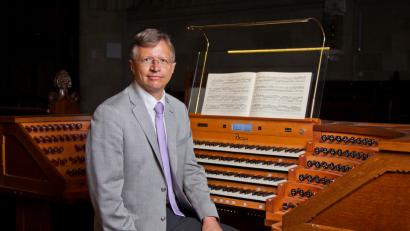 Bild: [EXB]
Professor Franz Josef Stoiber gibt ein Konzert im Dom in Regensburg.