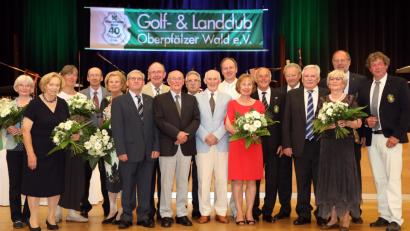 Bild: Gerhard Götz
Bei der Jubiläumsfeier ehrte der Golfclub treue Mitglieder, die teilweise seit 40 Jahren dabei sind.