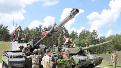 Foto: Hans Bernreuther
Amerikanische und britische Panzer kurz vor dem Start der "Tank Challenge "