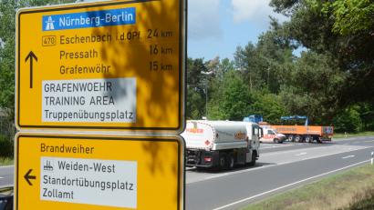 Bild: Schönberger, Gabi
Die Einmündung der Dr.-Müller-Straße in die B 470  ist die Schlüsselstelle bei der Erschließung der Gewerbegebiete West I bis III, aber auch für das neue Areal West IV.