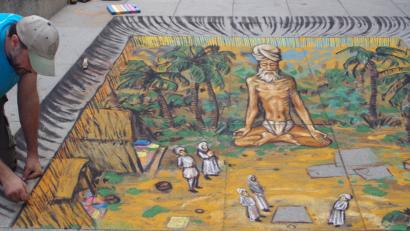 Bild: abi
Nicht nur Profimaler bereichern das "Bunte Pflaster". Jeder Interessierte kann sich anmelden und mitmachen.